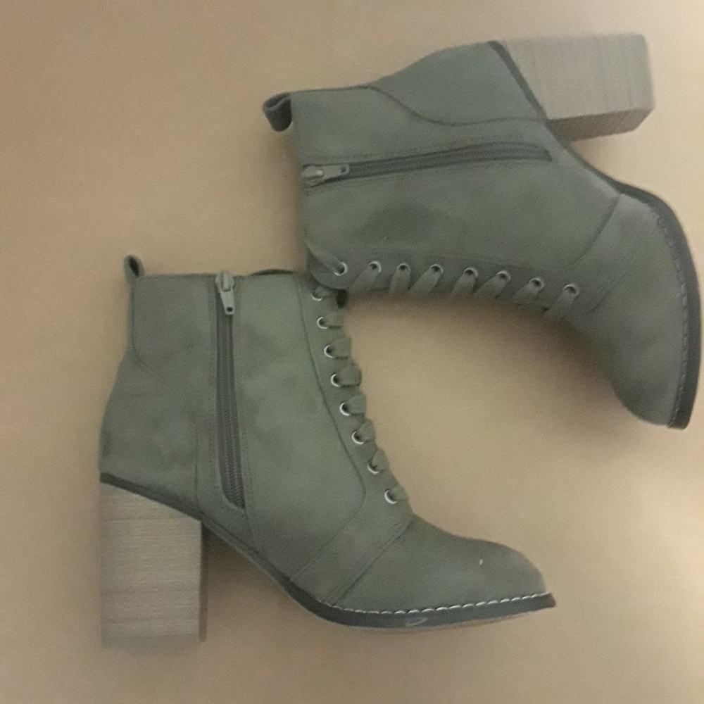 ankle boots